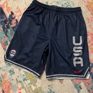 NWOT Nike Men’s M navy blue USA Basketball basketball shorts